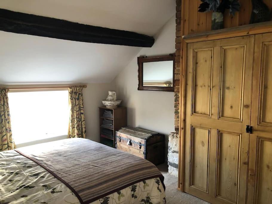 Lavender Cottage, 3 School Road, Clun, Shropshire * Clun